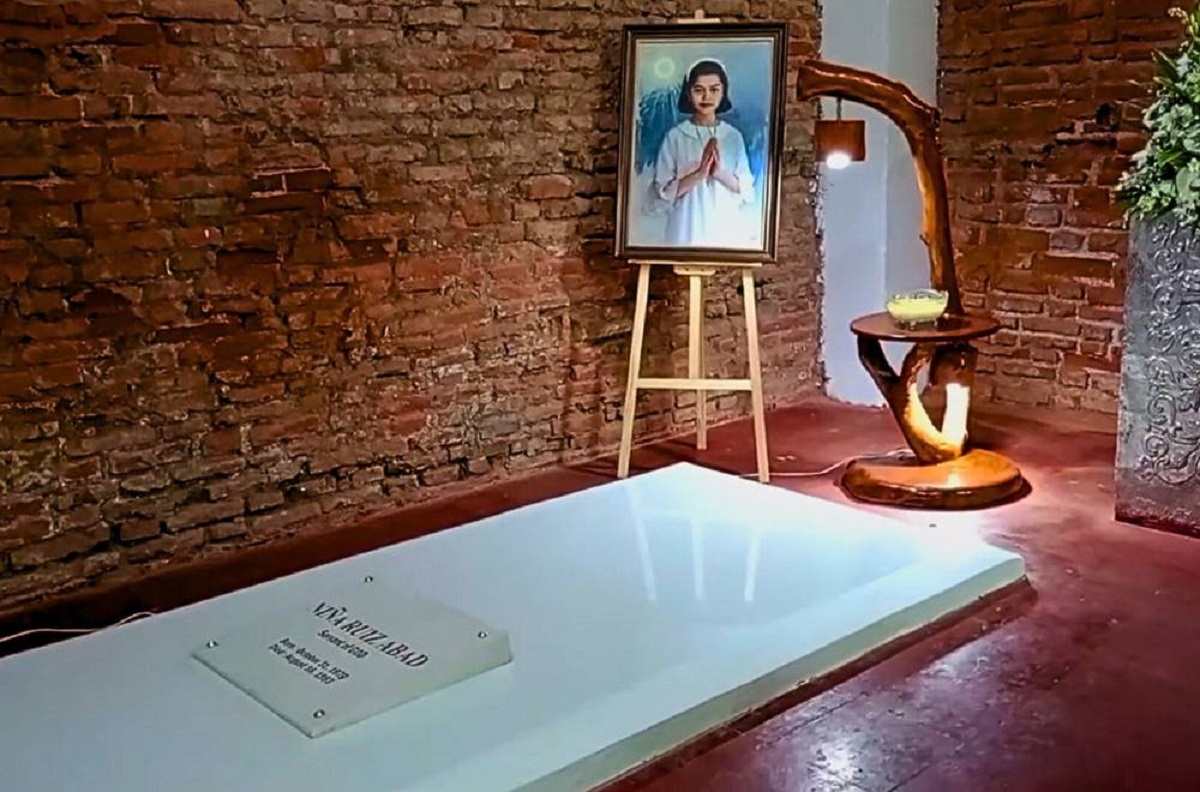 Tomb of ‘Servant of God’ Niña Ruiz Abad opened to public thumbnail