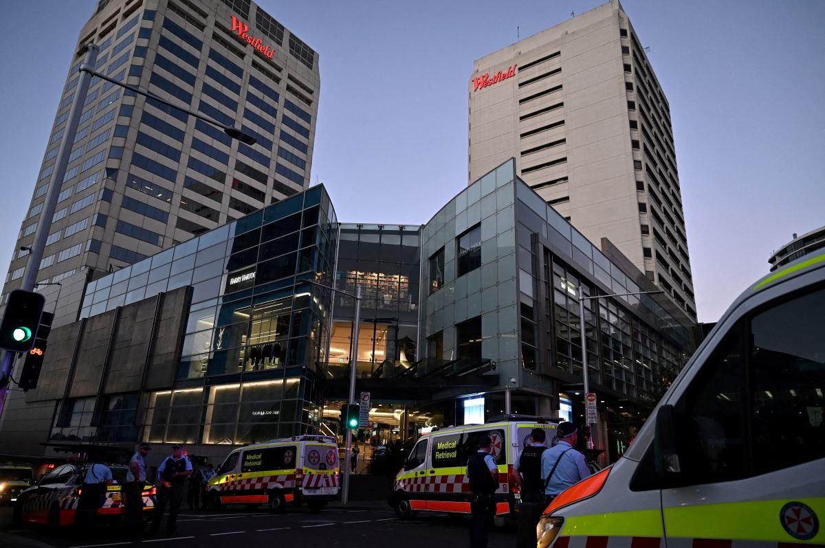 Sydney knife attacker had mental health issues, ideology not motive, police say