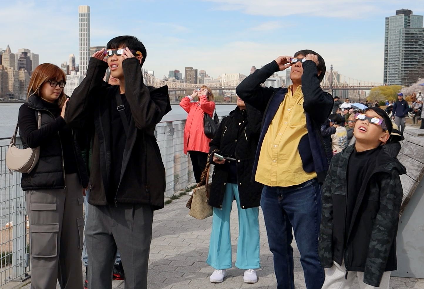Filipinos in US watch total solar eclipse