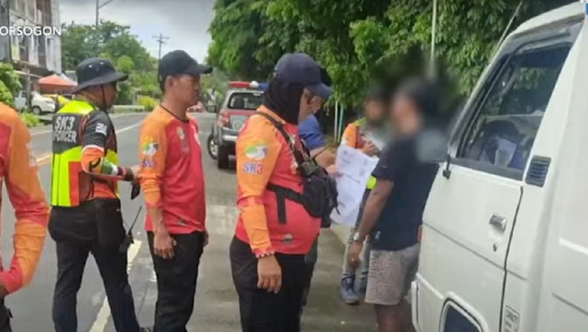 11 arestado sa Sorsogon dahil sa ilegal na pagbebenta ng sabon sa mga motorista thumbnail