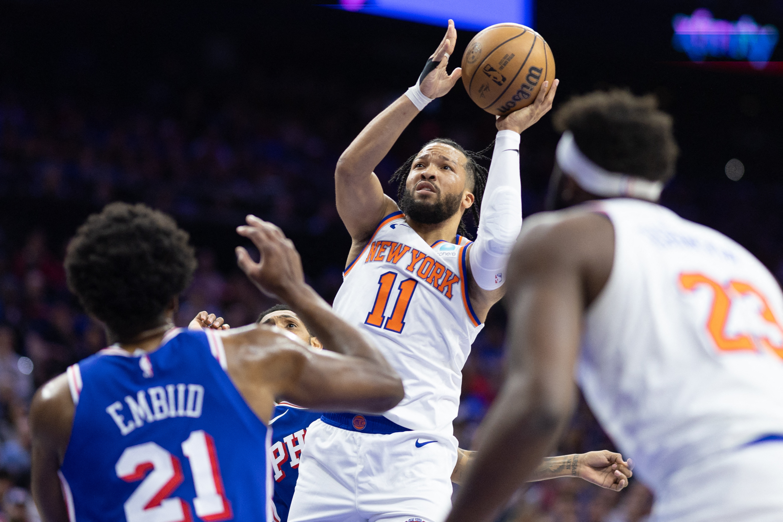 NBA: Knicks hold off 76ers for series-clinching win