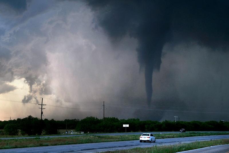 A tornado hits U.S. 277 west of Hawley, Texas Photos GMA News Online