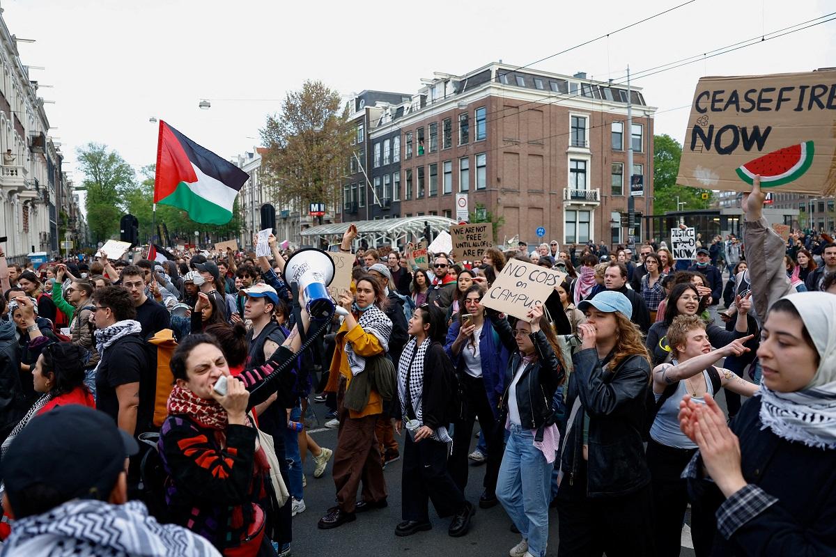 Pro-Palestinian protest in Amsterdam turns violent as cops use batons, bulldozer