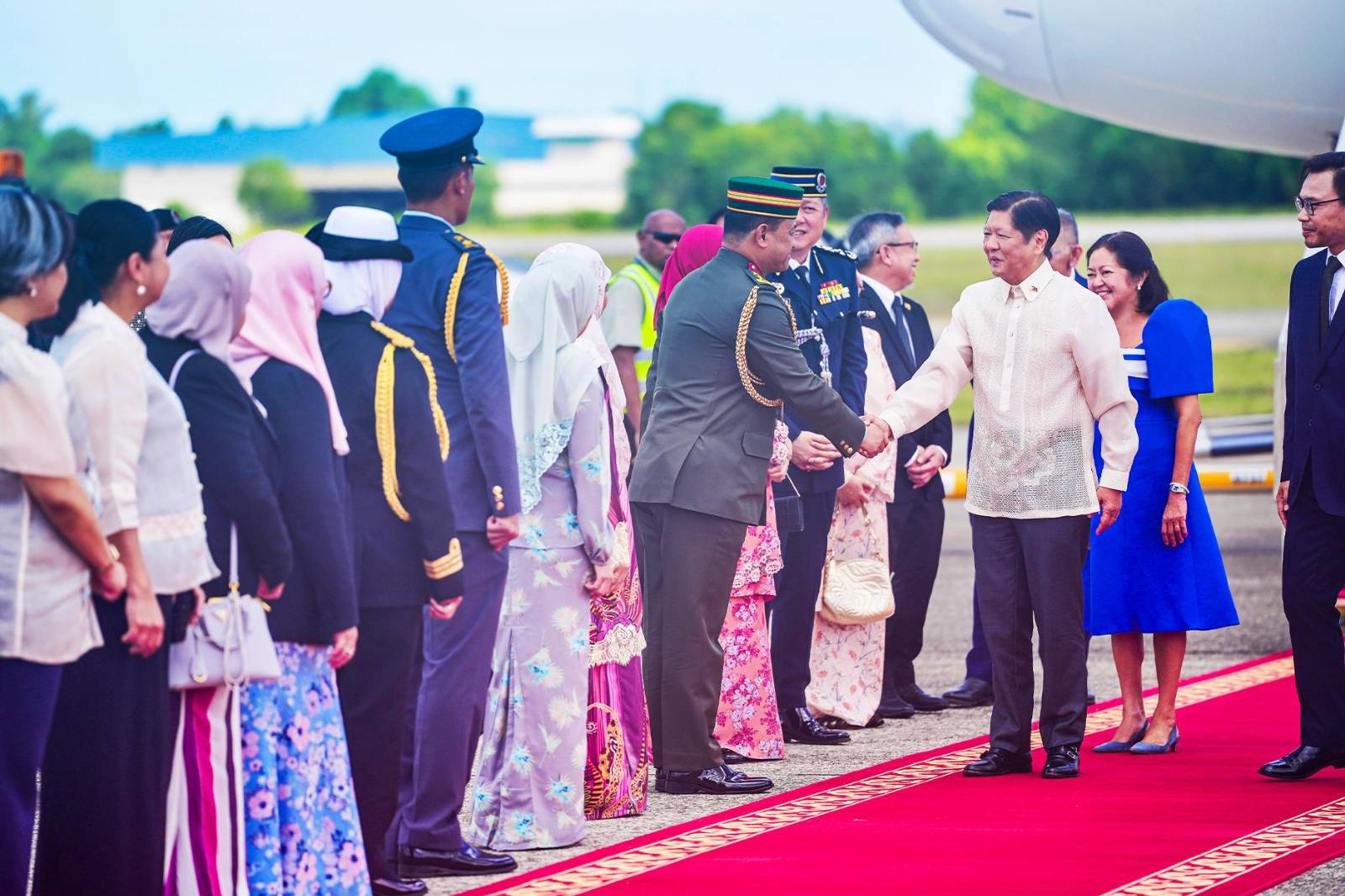 Philippines and Brunei on Tuesday signed deals with the aim to strengthen ties between the two countries. 