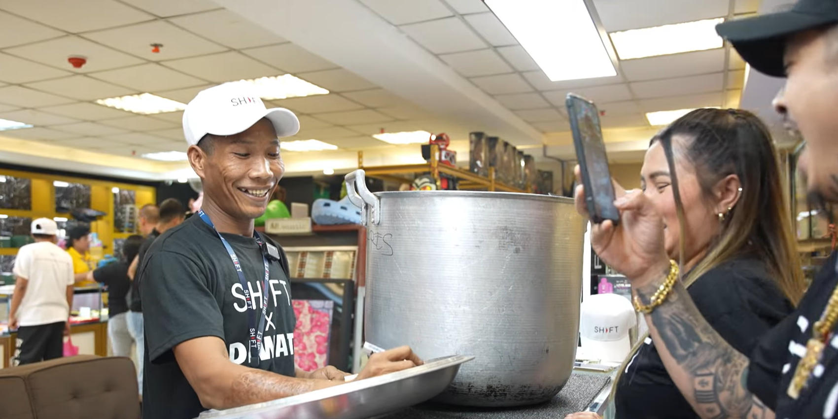 Diwata sells first pares pot to Boss Toyo for P3,000 | GMA News Online