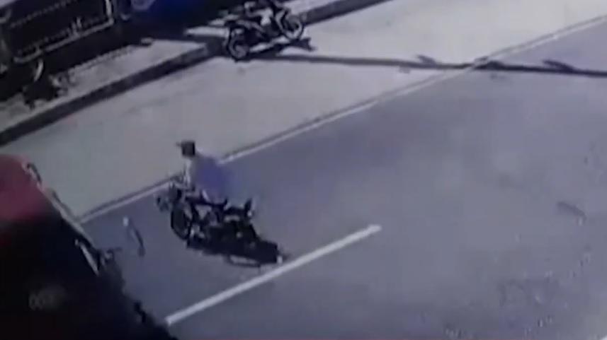 E-bike rider dead after getting hit by truck in Ilocos Sur | GMA News ...