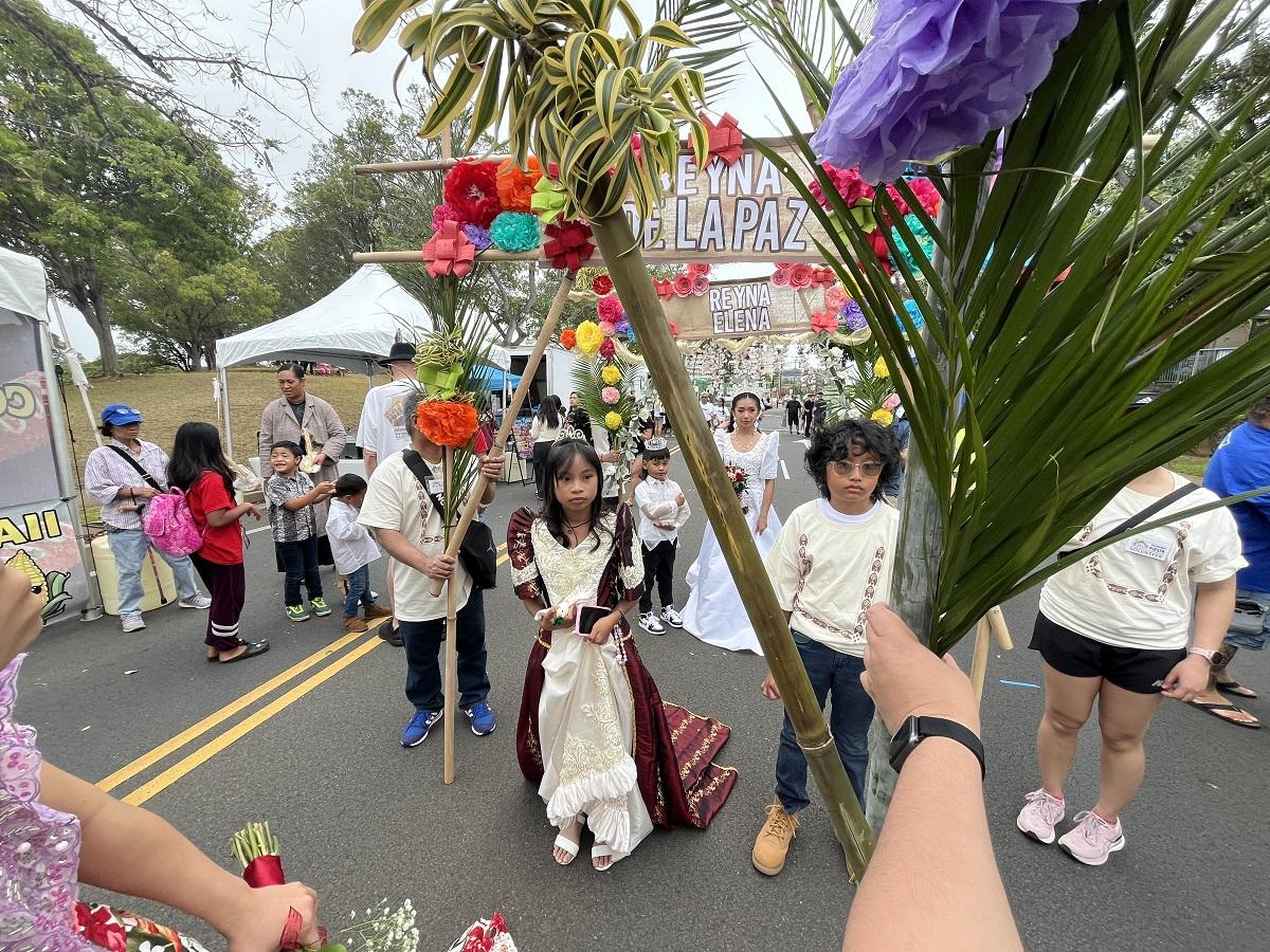Hawaii’s Pinoy community comes out for Santacruzan, rain or shine
