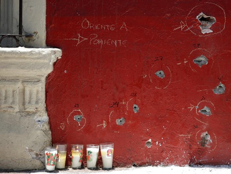 Mexican mayor, bodyguard killed by gunmen in ambush