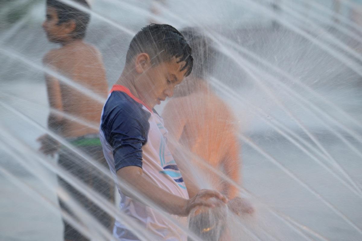 Heat wave scorches US East Coast as dangerous temperatures expand to West