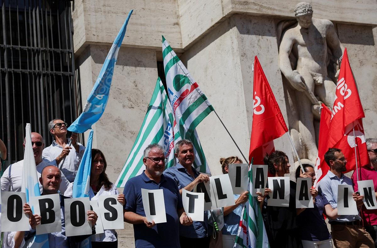 Milan Stock Exchange staff walk out in historic strike