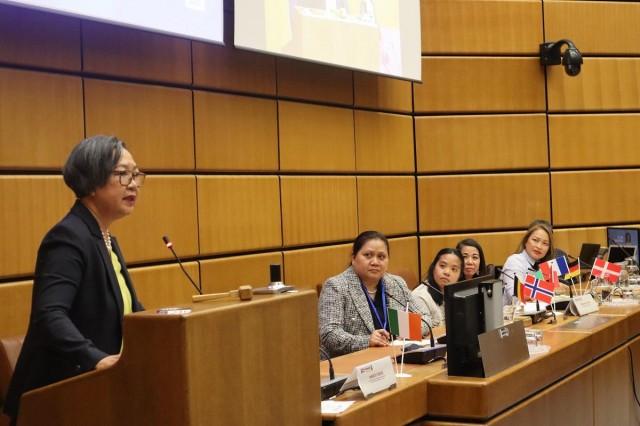 Sa kanyang talumpati, binigyang-diin ng Filipina scientist na si Dr. Jane Gerardo Abaya ang 'mahahalagang epekto' na ginawa ng mga Filipino diaspora sa Europe at hinikayat ang mga delegado na bigyang kapangyarihan ang mga lokal na komunidad upang ang bansa ay makahanap ng mas maraming talento sa agham, teknolohiya, engineering, at matematika (STEM) .  Pinuri rin niya ang mga aktibidad na ginawa ng mga panelist (LR: community leader na si Marvi Gil, entrepreneurs Christel GaÃ±o at Marison Rodriguez, at communication consultant Valerie Badilla) para magbigay ng inspirasyon sa Filipino diaspora.  Larawan ni Jay-vee Marasigan Pangan