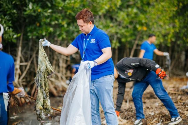 Purok Minanga get cleaned by volunteers from SM City General Santos