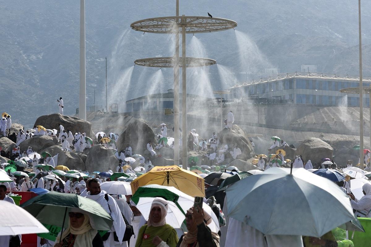 Hundreds die of extreme heat on Hajj pilgrimage, reports say