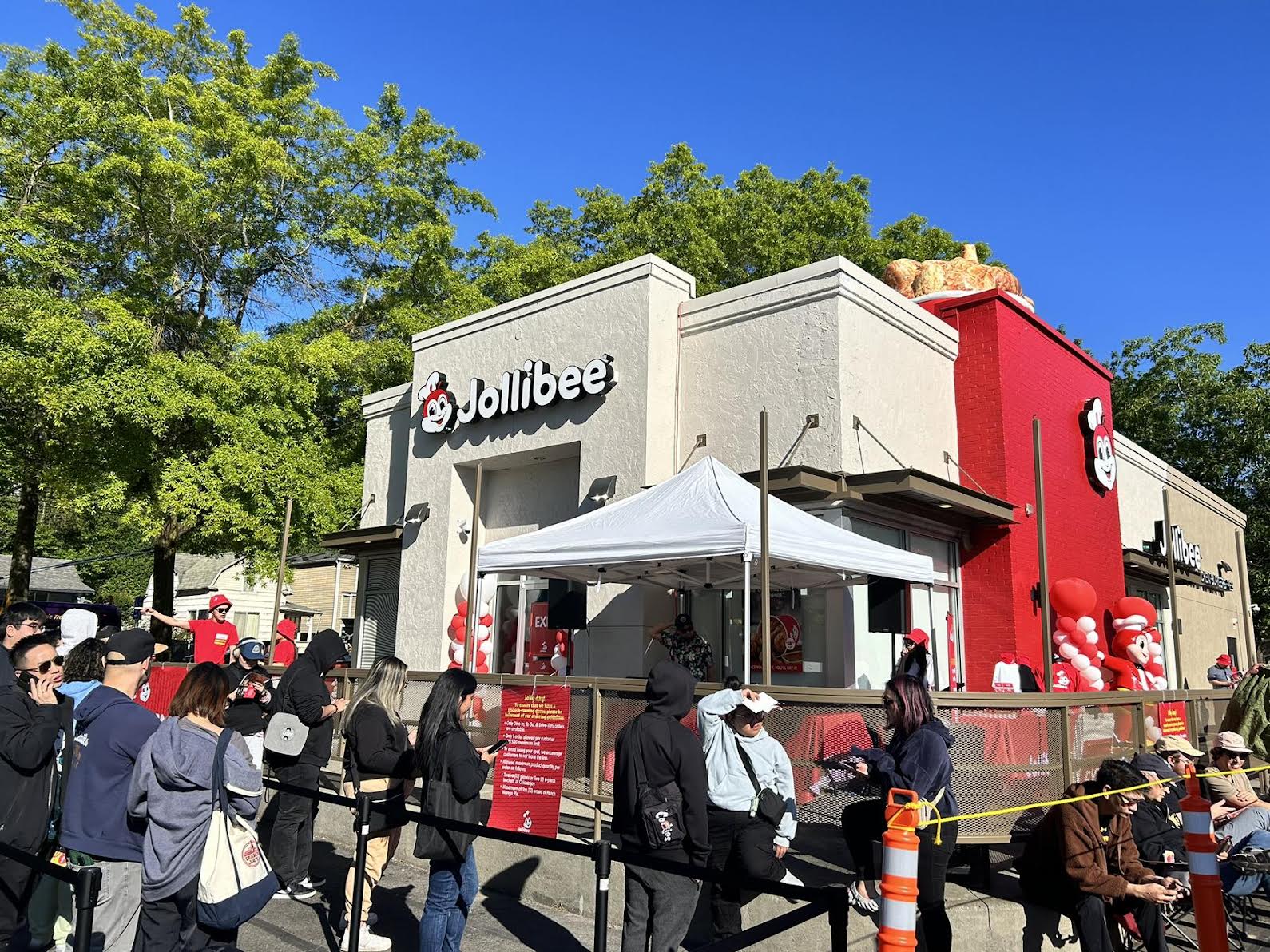 Jollibee opens first store in Seattle