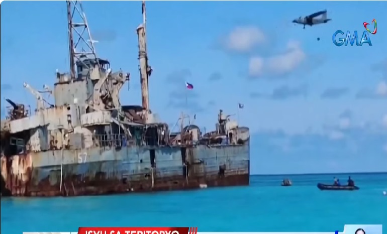 Rasyon na pagkain para sa mga sundalong Pinoy sa BRP Sierra Madre, kinuha ng China Coast Guard at itinapon sa dagat thumbnail