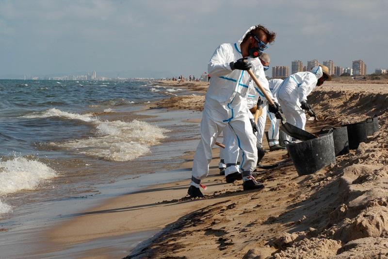 Spain's Valencia shuts three beaches hit by oil spill