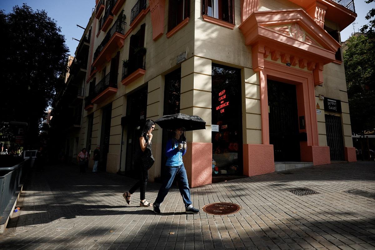 Boy lives in permanent shade to survive dangerous sunlight