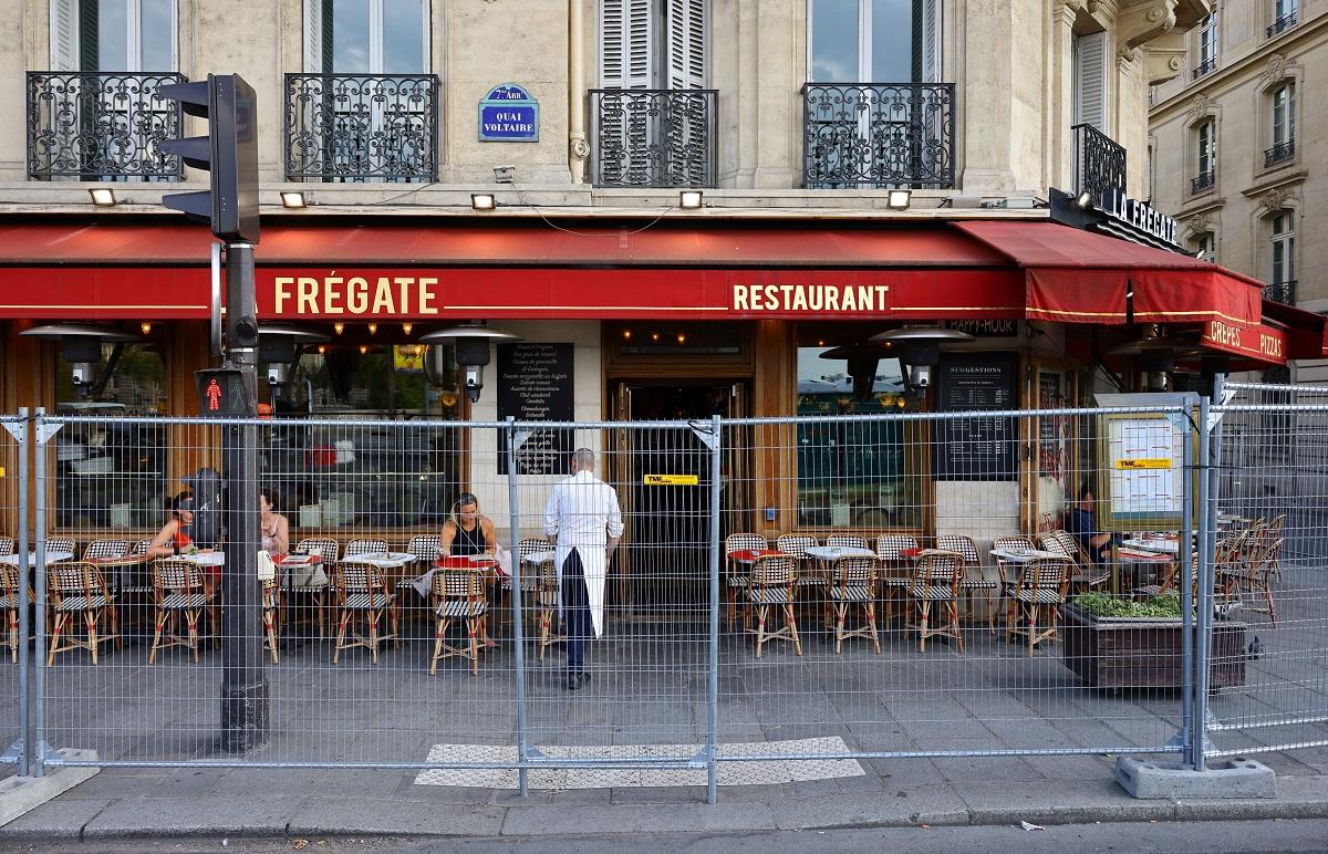 Paris restaurants struggle in Olympic security zones