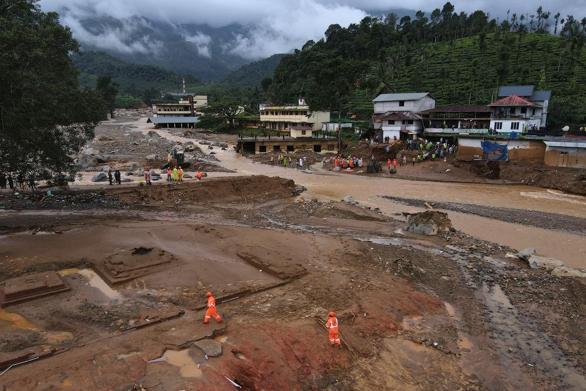 India rescuers search on as Kerala landslides death toll rises to 166