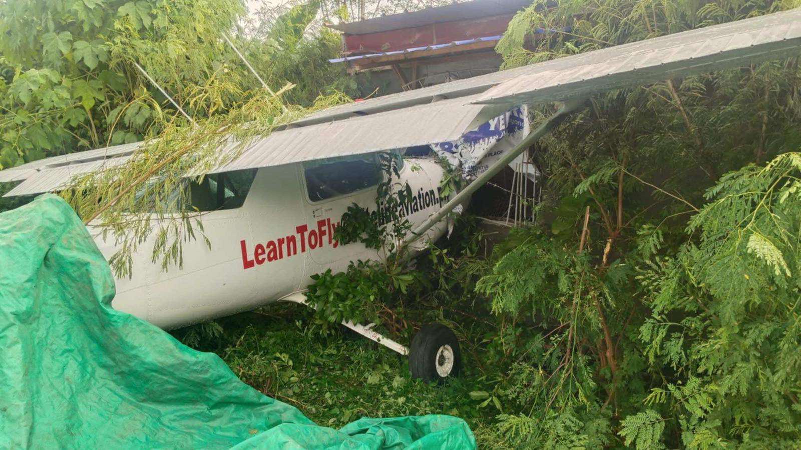 One hurt as Cessna plane overshoots runway in Bulacan | GMA News Online