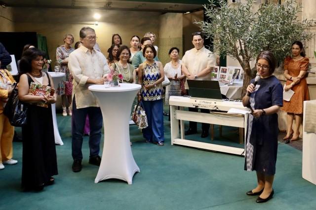 Philippine Ambassador to Vienna Evangelina A. Bernas praises Tayag as the 'quintessential Filipino man' for his contributions to Philippine arts. Photo by Andy PeÃ±afuerte III