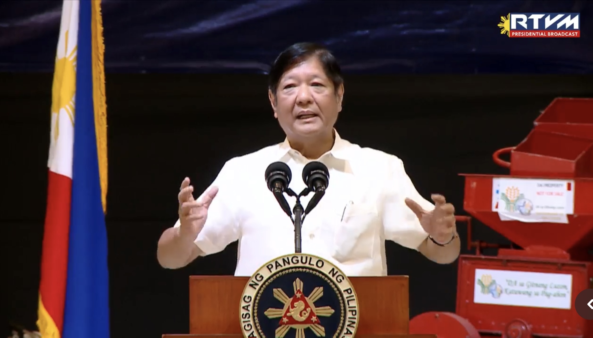 Marcos assures Aurora residents: Gov't ready for rainy season 