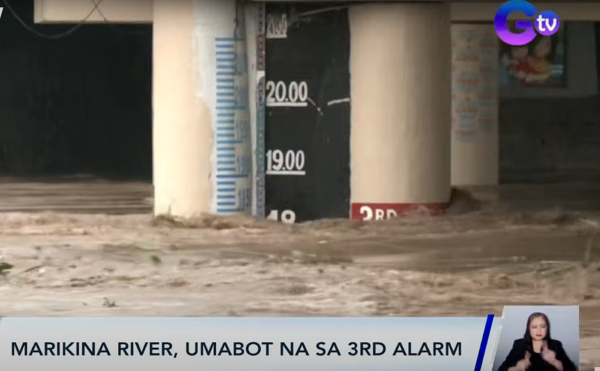 The Marikina River reached third alarm on Wednesday amid continuous rains brought about by Typhoon Carina and Habagat. 