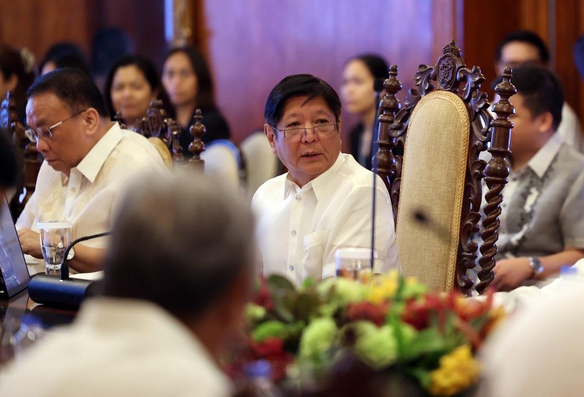 Marcos OKs proposed P6.352-T national budget for 2025
