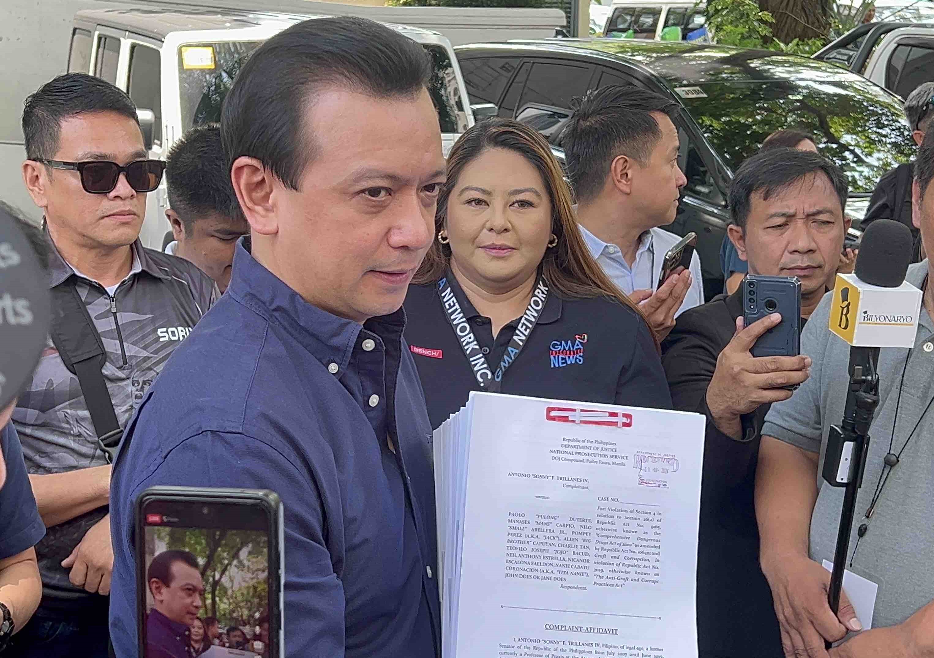 Trillanes files smuggling, graft raps vs. Pulong Duterte, Mans Carpio, Faeldon