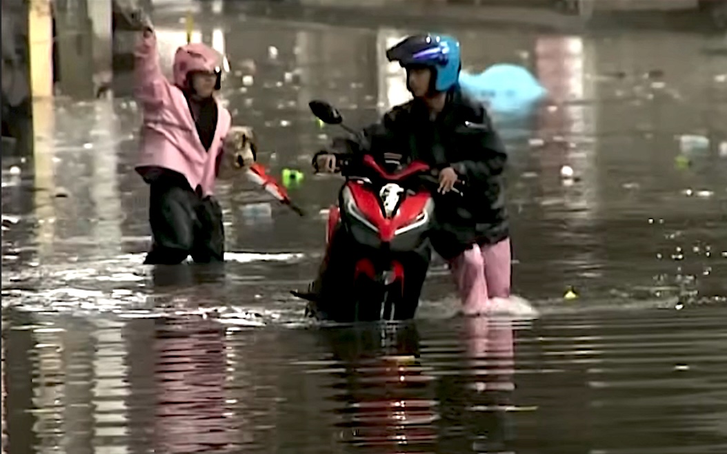 Habagat brought heavy rains and caused up waist-deep floods in some parts of Metro Manila on Wednesday morning.