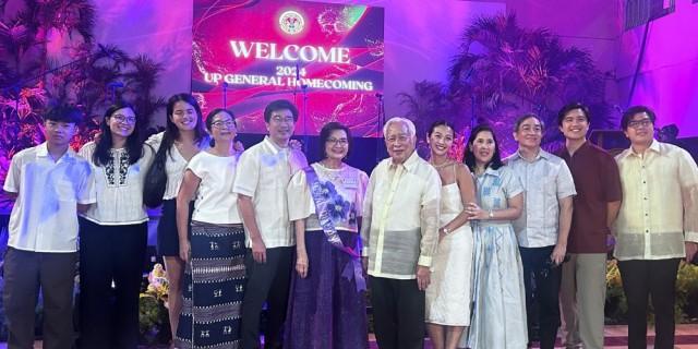 GOZON-JIMENEZ WITH HER FAMILY