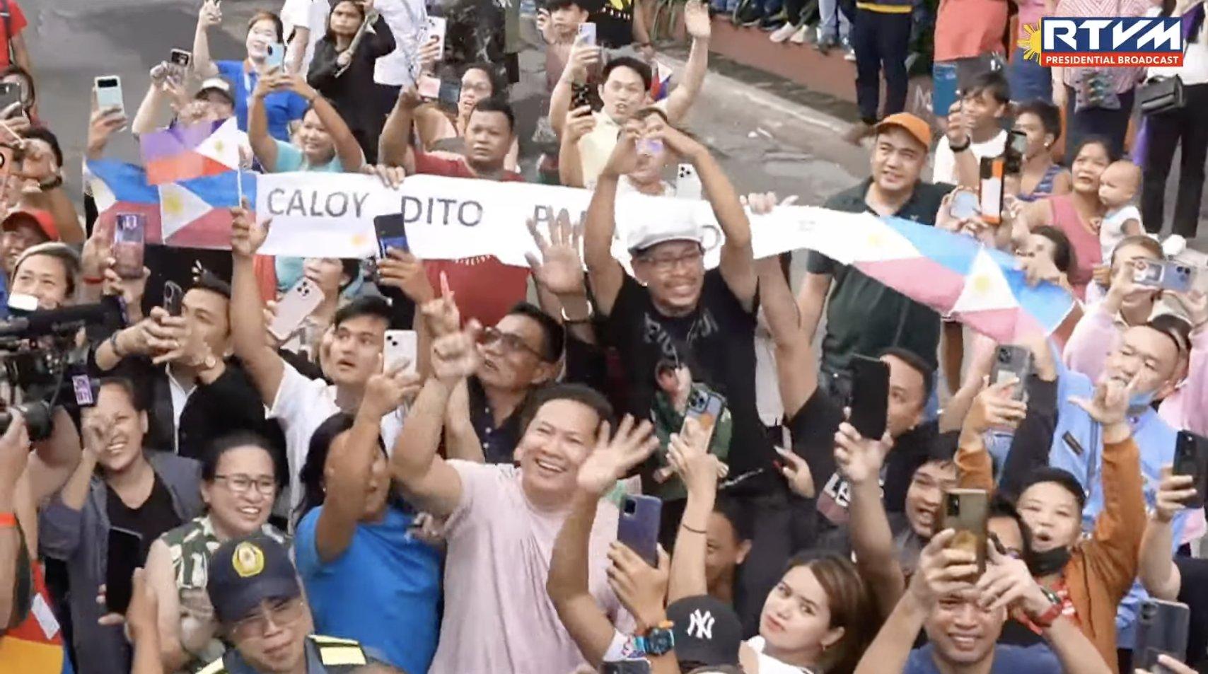 Carlos Yulo’s Father Joins Audience Of PH Olympians Heroes’ Parade ...