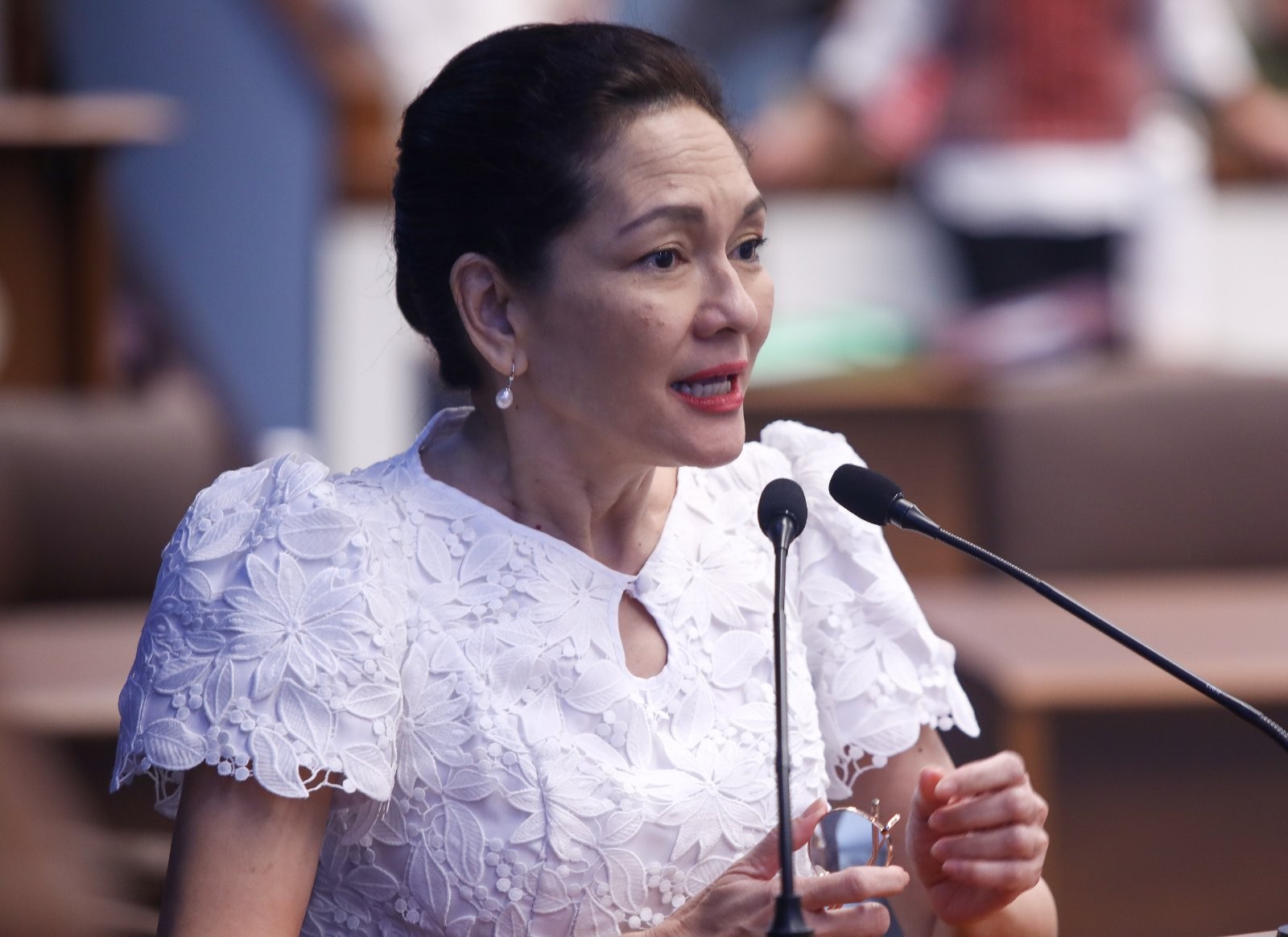Senator Risa Hontiveros called for full transparency in the bicameral conference committee meeting on the proposed 2025 national budget.