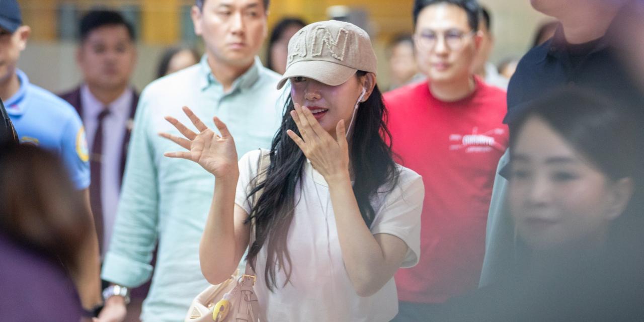 Kim Ji Won arrives in Manila for 'Be My One' fan meet