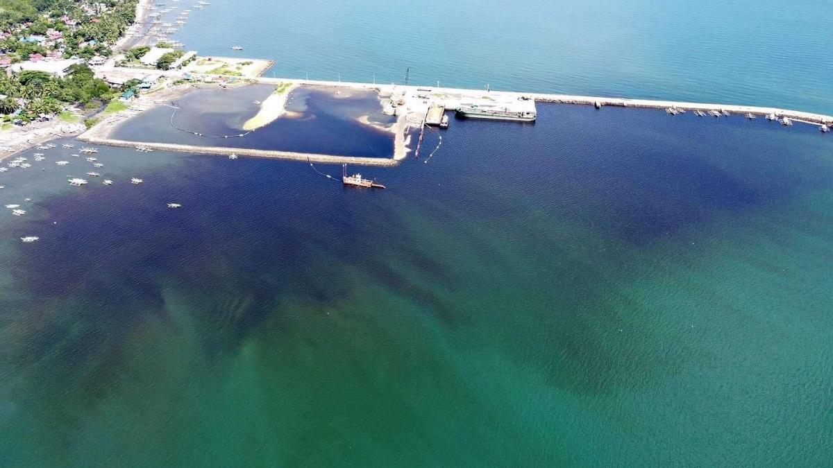 PCG: Molasses spilled from motor tanker in Negros Occidental waters