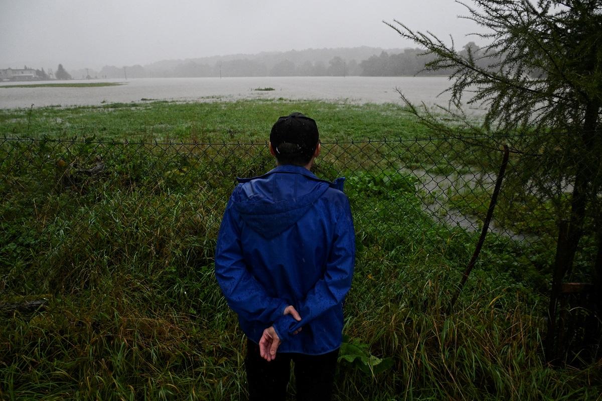 More rivers spill banks in central European floods, death toll rises