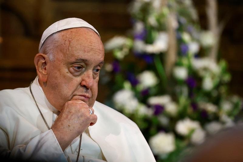 Pope Francis, ahead of Vatican summit, asks pardon for abuse, treatment of women