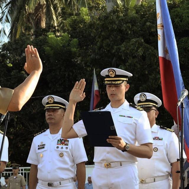 At Dingdong's 2020 promotion as Lieutenant Commander