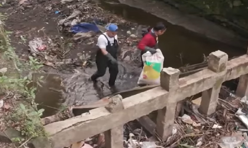 Magkakaibigan, naging libangan ang mag-alis ng mga basura sa mga estero thumbnail