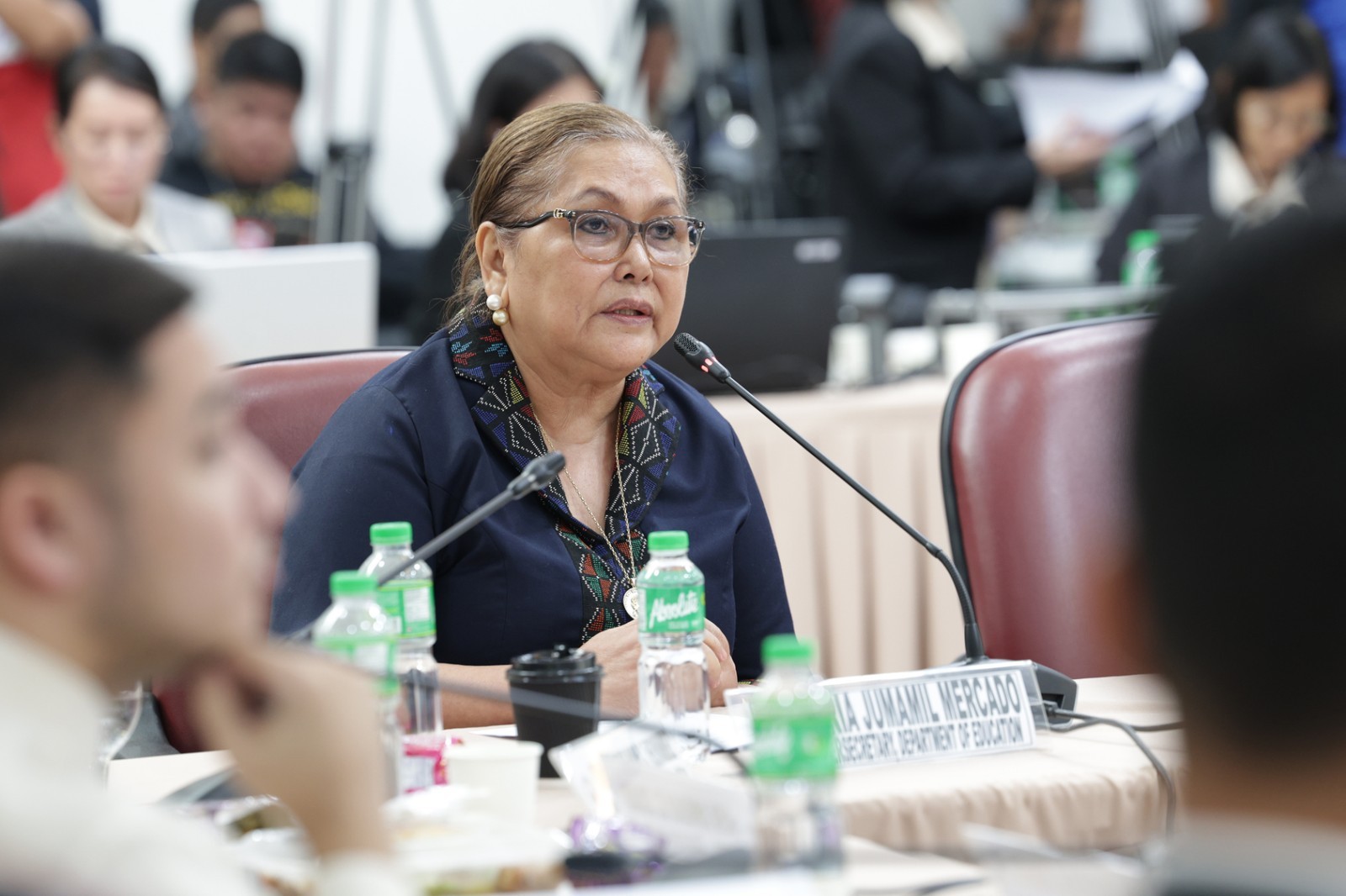 Ex-DepEd official: VP Sara showered subordinates with money thumbnail