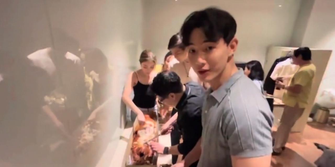 Kim Ji Soo tries lechon: 'Masarap!'