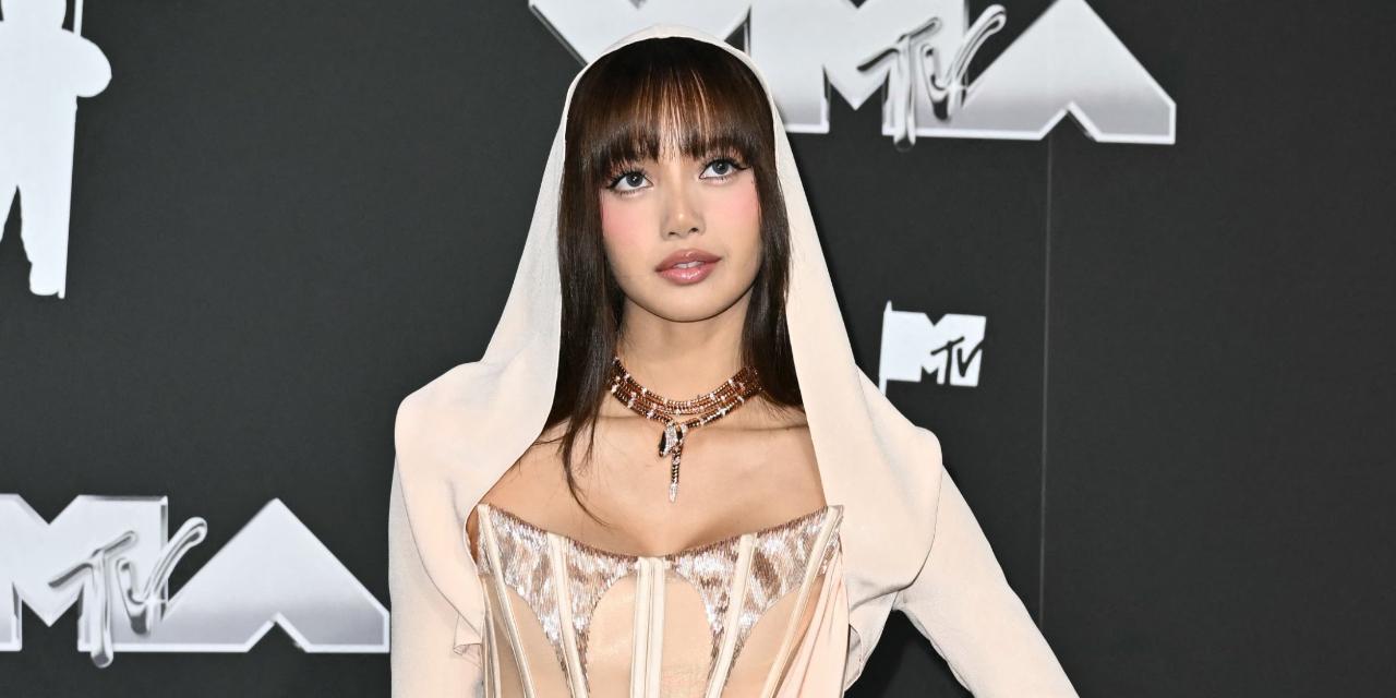 Lisa of BLACKPINK is ethereal on MTV VMAs red carpet