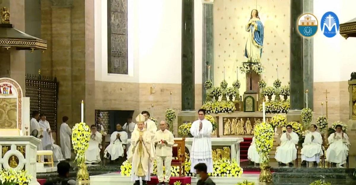 Retired chief justice Artemio Panganiban receives papal award