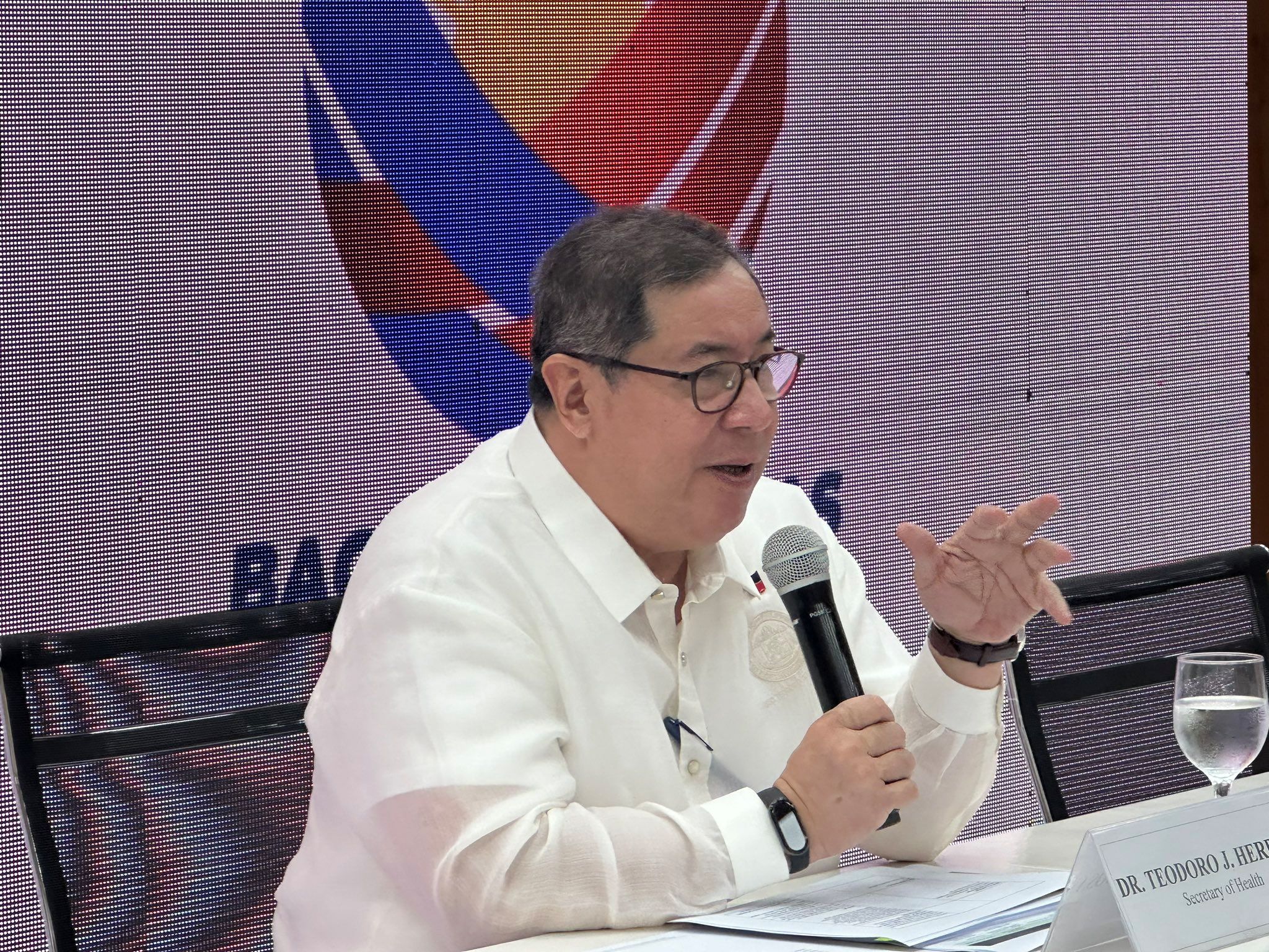 Herbosa urges new doctors to 'do public health'