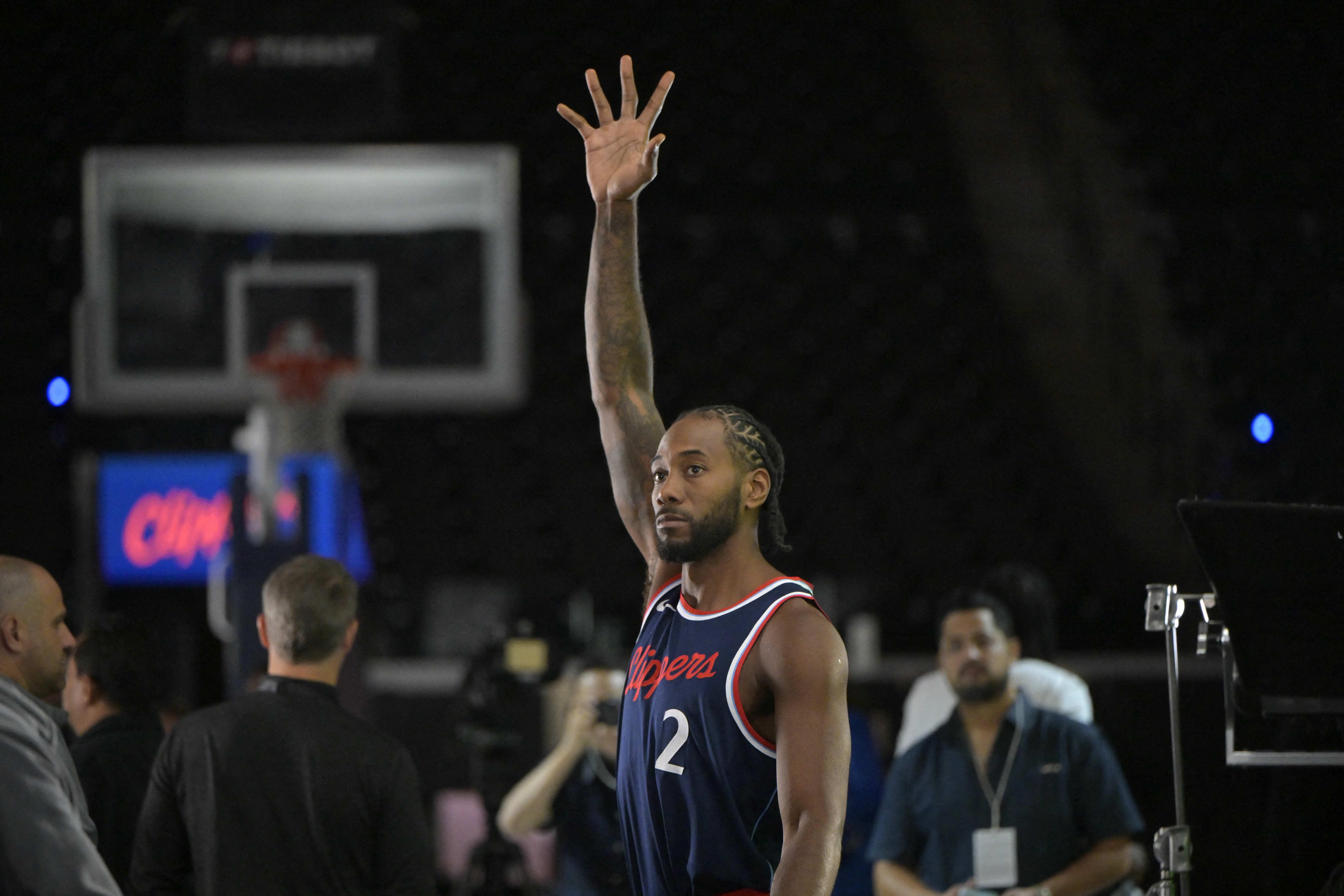 Nba leonard news outlet