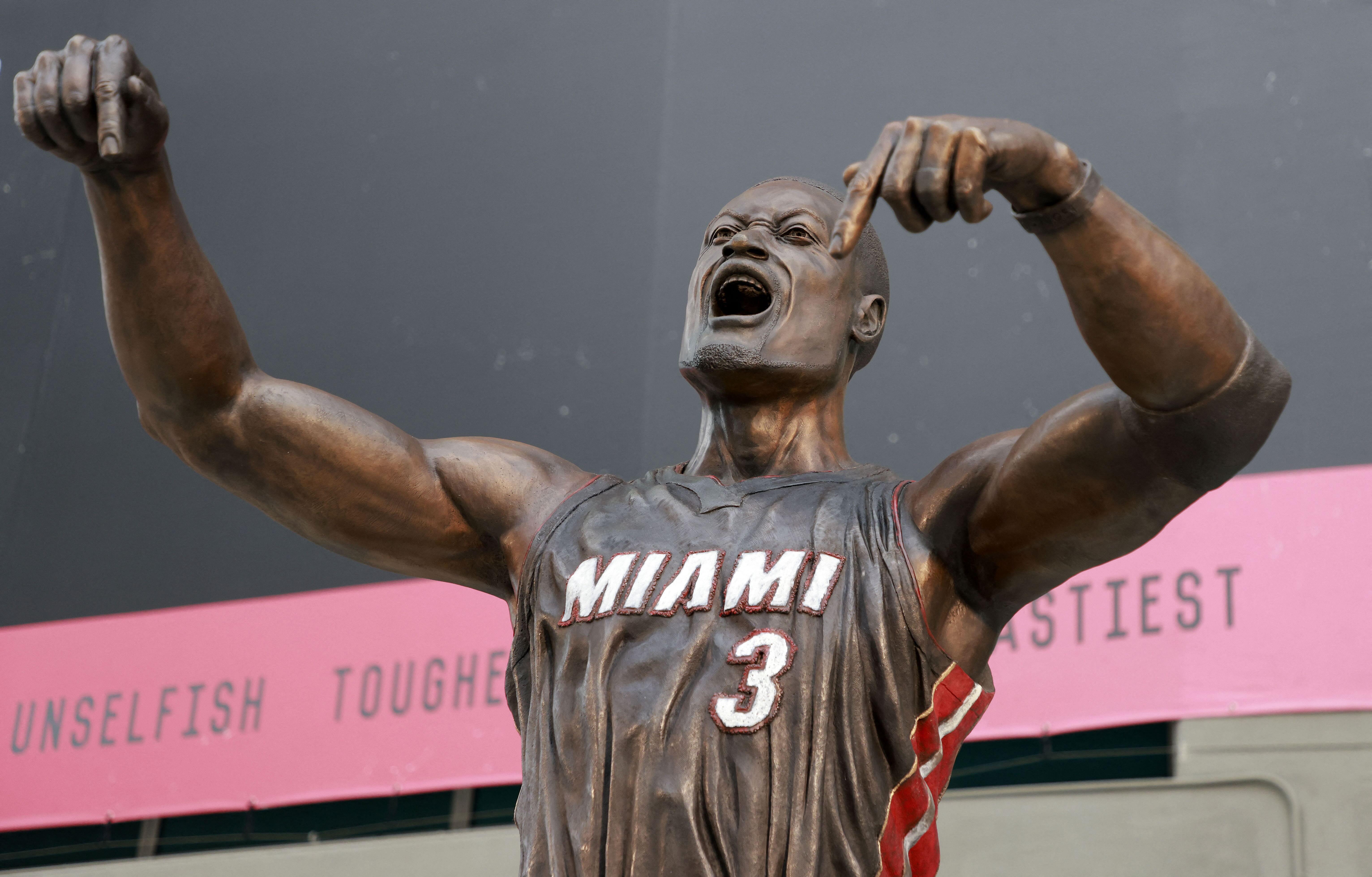 Heat honors Dwyane Wade by unveiling statue outside arena GMA News Online