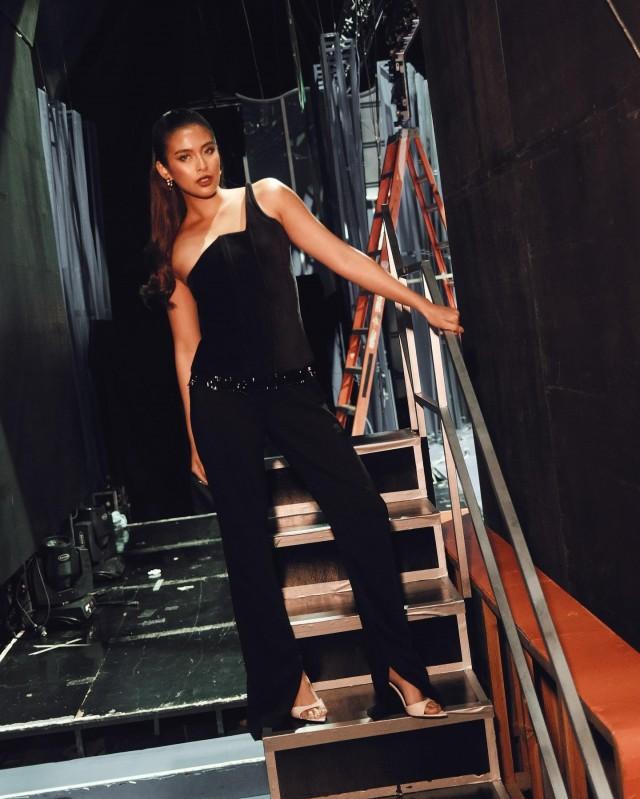Gabbi brought her edgy side for "Magpasikat" Day 5 in an all-black number by IÑIGO. Photo: Gabbi Garcia/IG