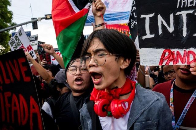 Filipino activists hold a protest in support of Palestinians near the US Embassy in Manila on Saturday, October 5, 2024, two days before the first anniversary of the war between Israel and Hamas. REUTERS/Lisa Marie David