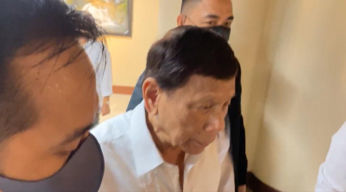 WATCH: Rodrigo Duterte arrives at Senate for drug war probe