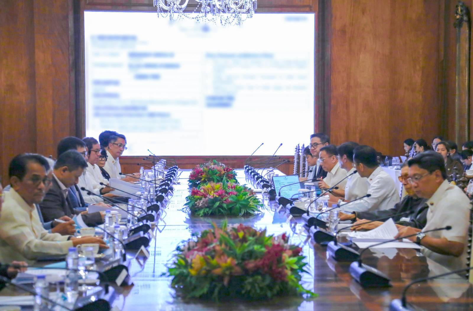 Marcos-led NEDA board OKs Mindanao road project